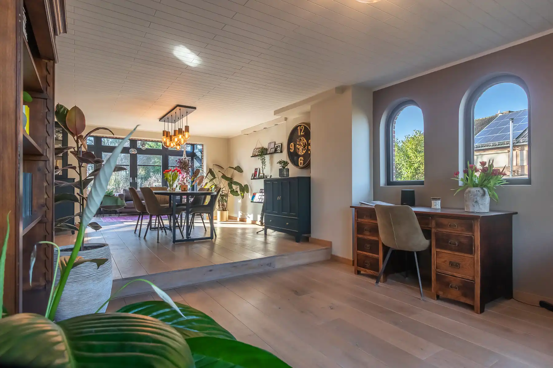 Instapklare woning met 4 slaapkamers op zuid-gericht perceel foto 6