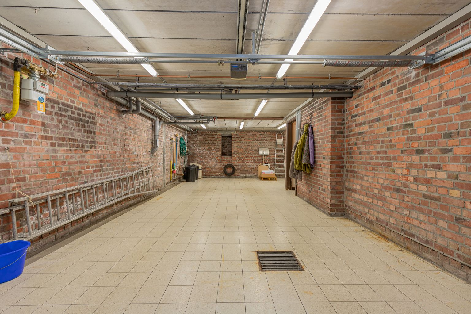 Open bebouwing met 4 slpks en veel opbergruimte! foto 24