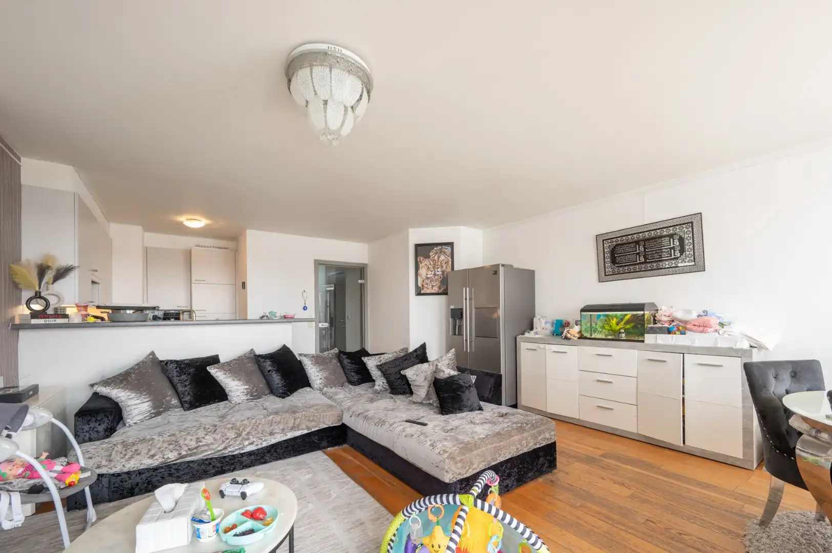 Zonnig appartement met 2 slaapkamers en terras met zicht op de jachthaven foto 3