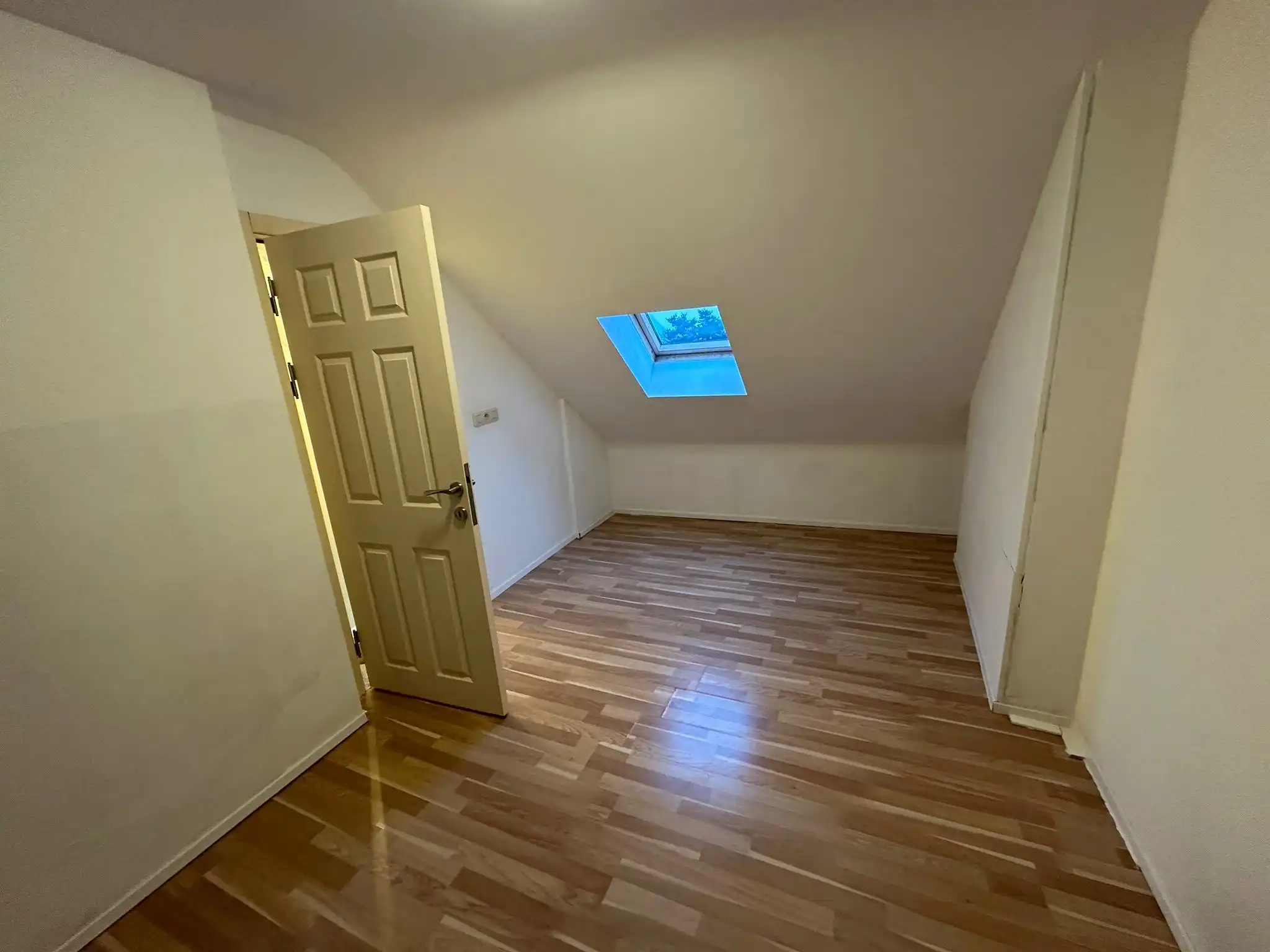 Dakappartement met 2 ruime slaapkamers te Eisden centrum foto 9