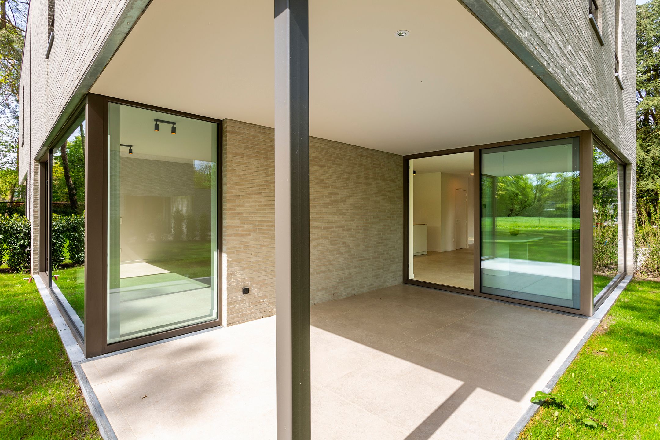 high end nieuwbouw luxevilla in rustige, residentiële wijk foto 6