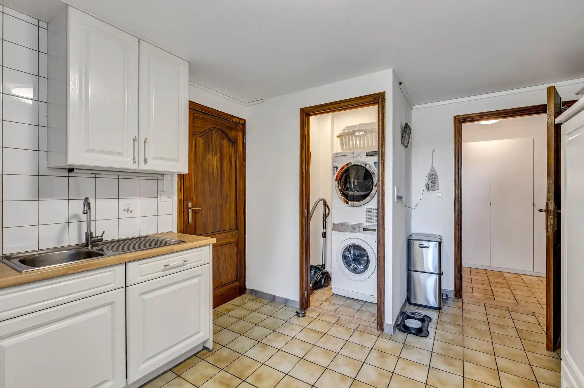 Gelijkvloers appartement met 3 slaapkamers en tuin! foto 9