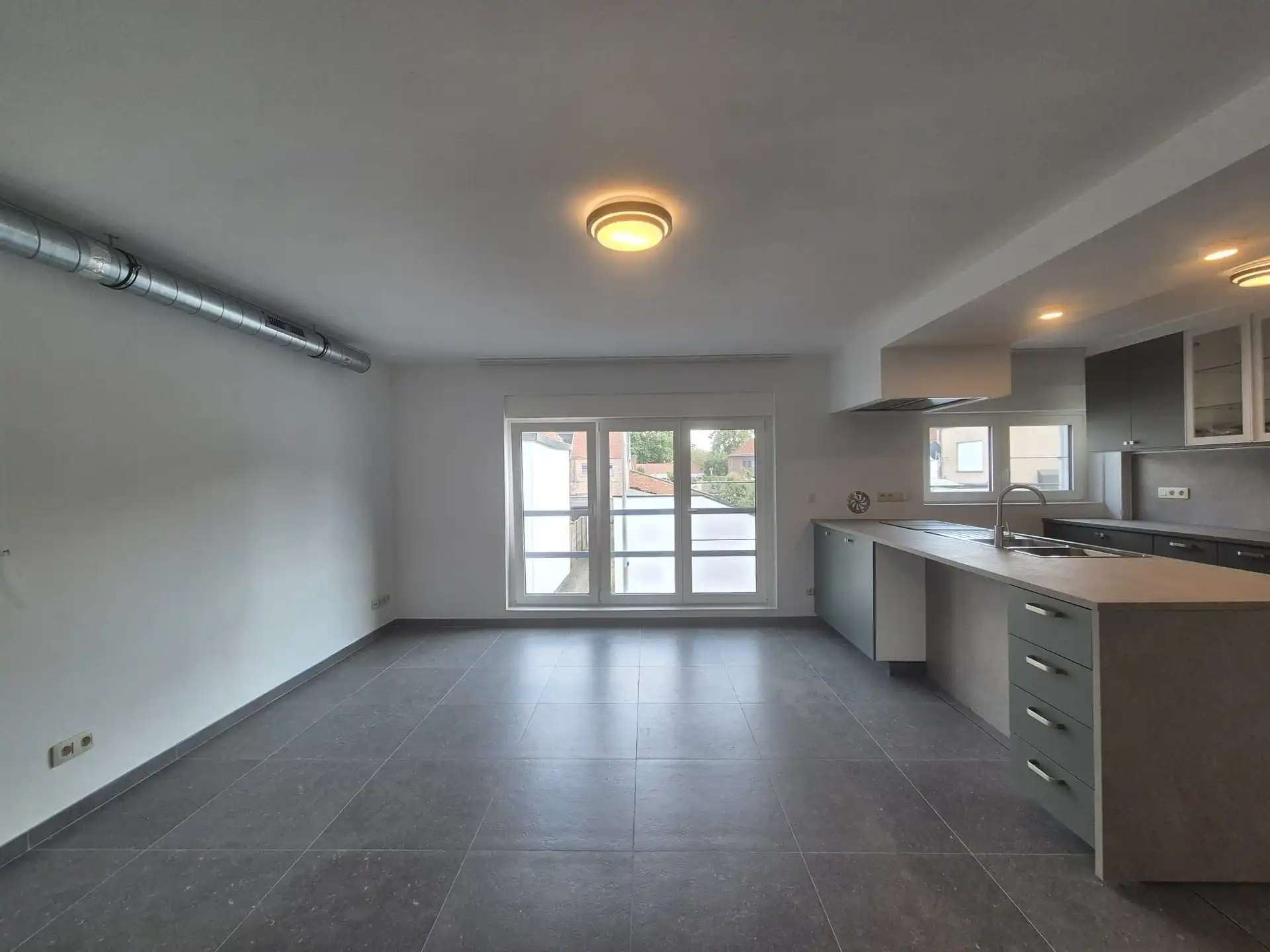 Volledig gerenoveerd energiezuinig appartement met 1 slaapkamer, rustig gelegen aan het bos van Wetteren foto 3