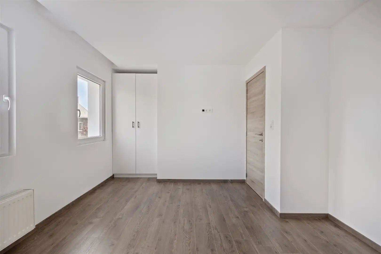 Volledig gerenoveerde instapkare woning ! foto 12