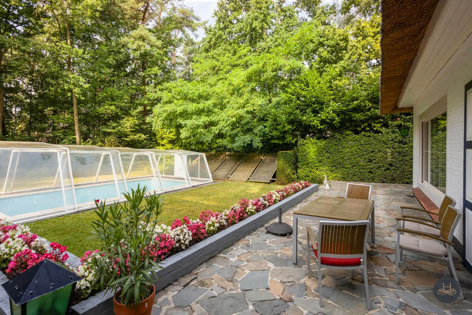 Karaktervolle villa op een zeer ruim en groen perceel foto 25