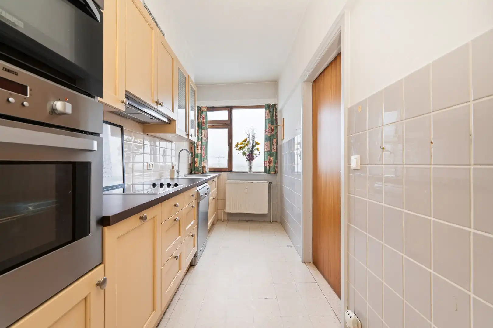 Op te frissen appartement met adembenemend uitzicht te Blankenberge – unieke topligging aan de jachthaven. foto 6