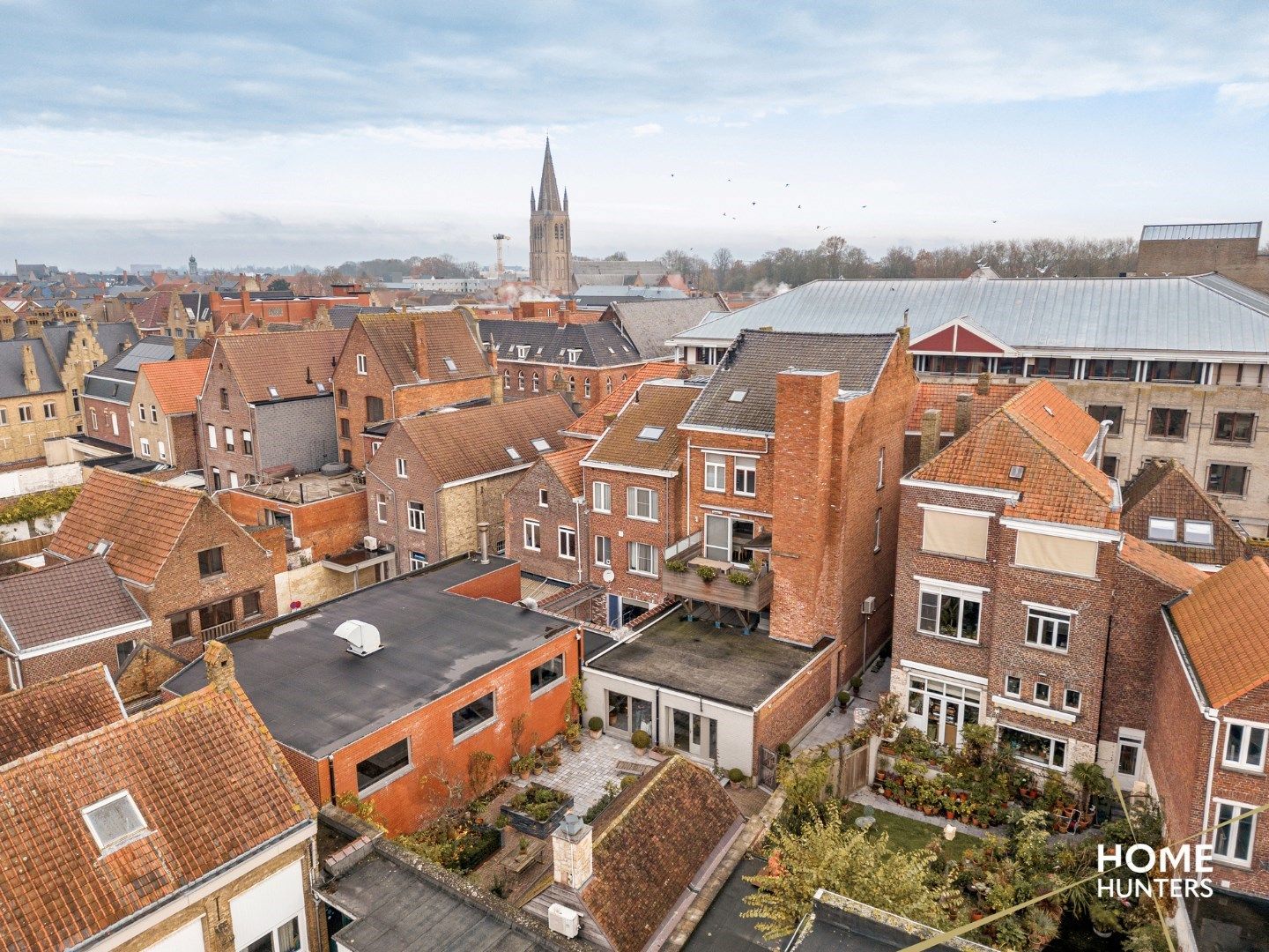 Herenwoning met ruime handelsruimte (350 m² +) dubbele garage en zij-ingang foto 30