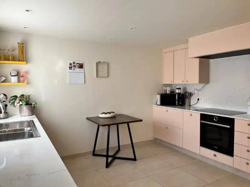 2-slaapkamer appartement, met staanplaats en kelderberging foto 3