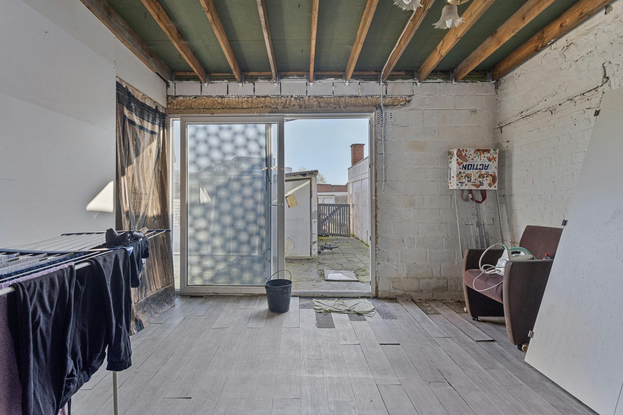 Huis te koop in Ieper met 3 kamers, tuin en garage foto 13