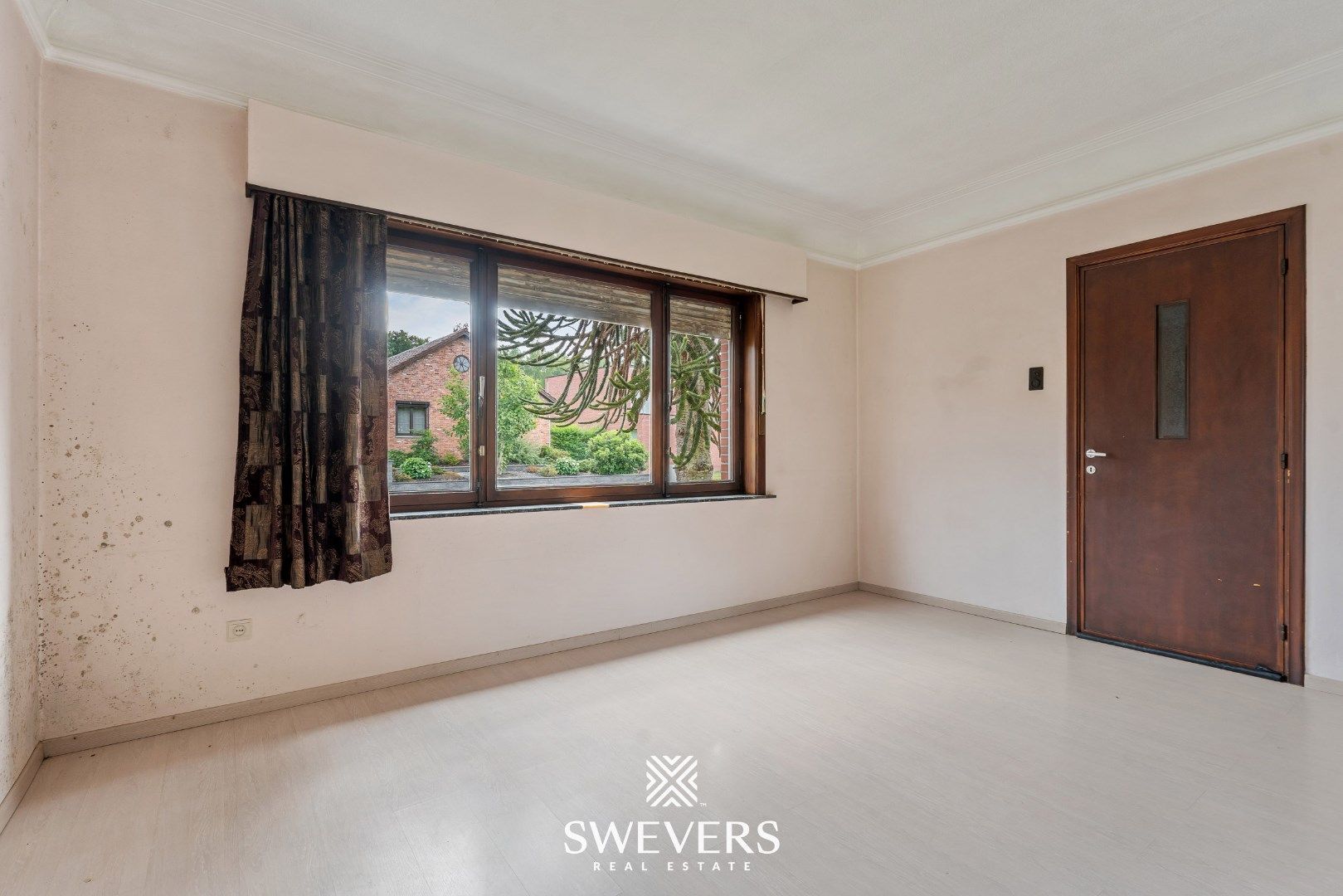 Gunstig gelegen, te renoveren woning, op mooi perceel van 8a 88ca foto 6