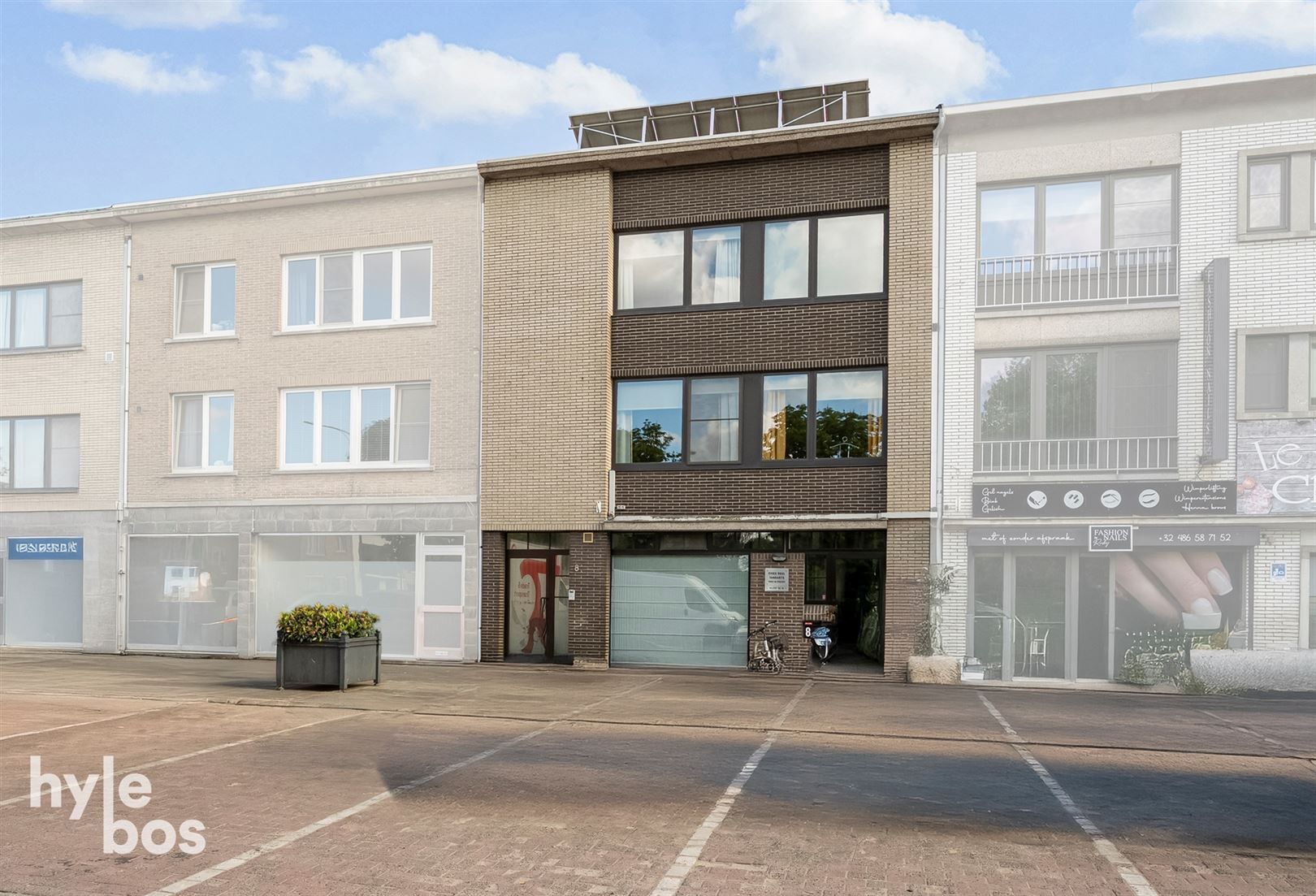 Stijlvolle ruime woning met praktijk & stadstuin foto {{pictureIndex}}