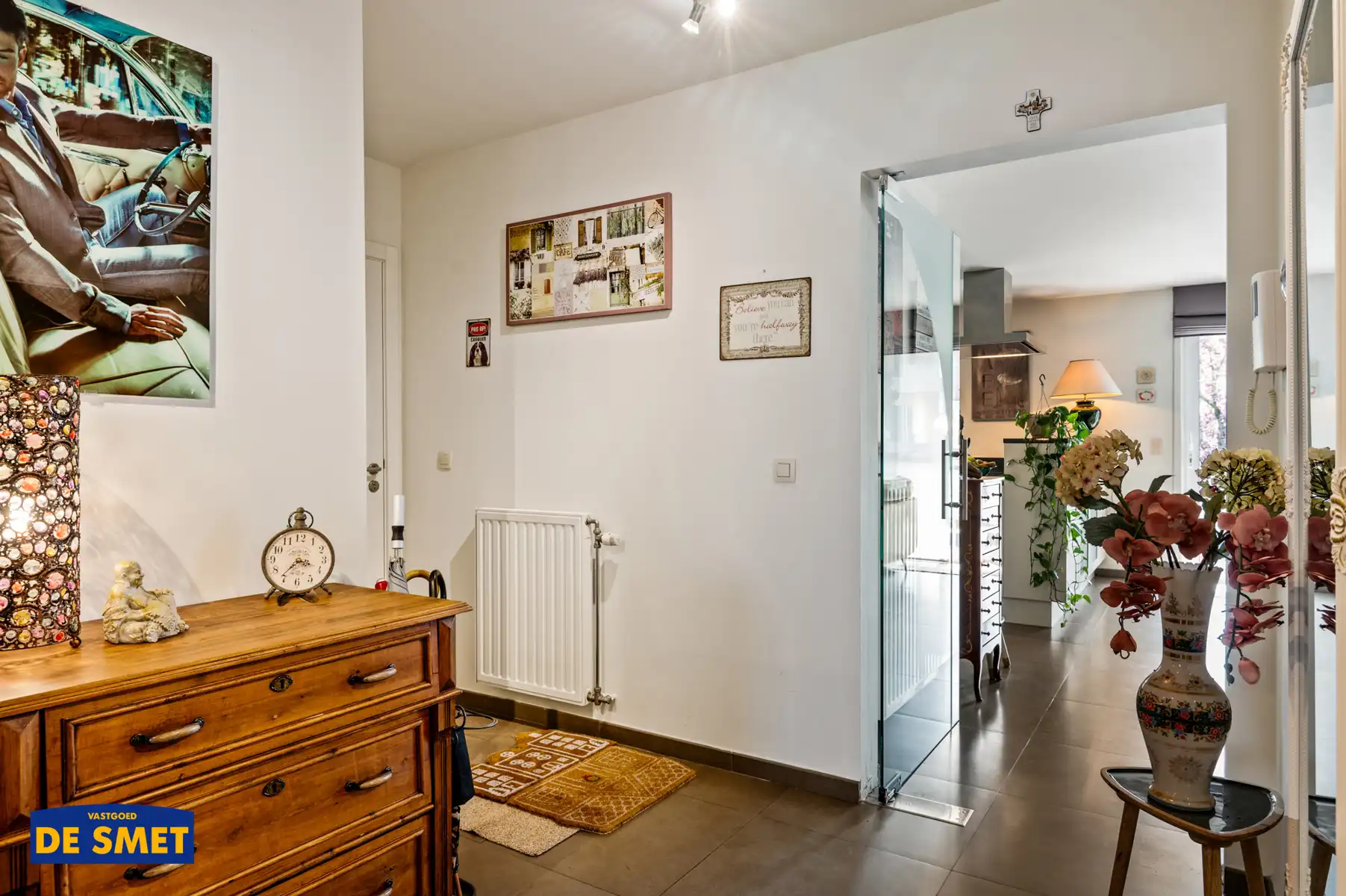 Appartement met lift, terras, garage en 2 autostaanplaatsen foto 8