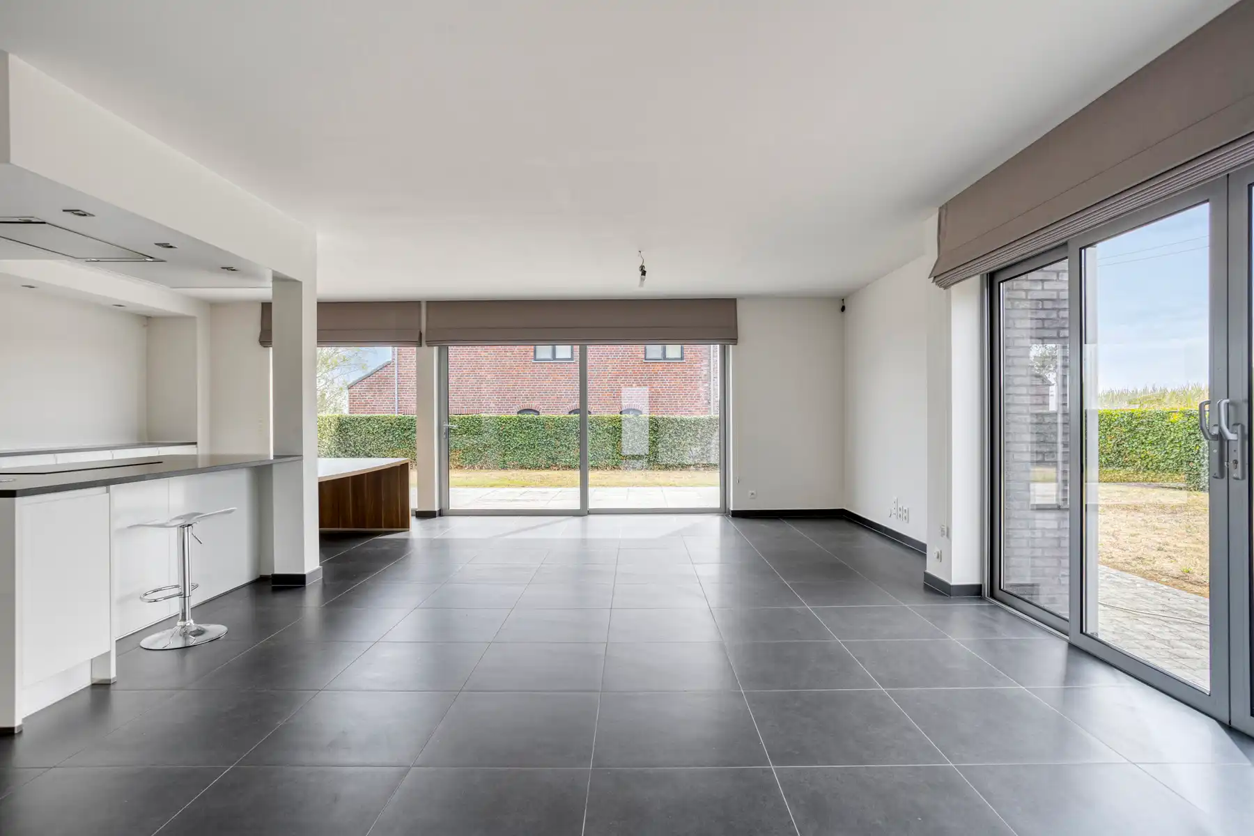 Ruime woning met 4 slaapkamers op landelijke ligging foto 3