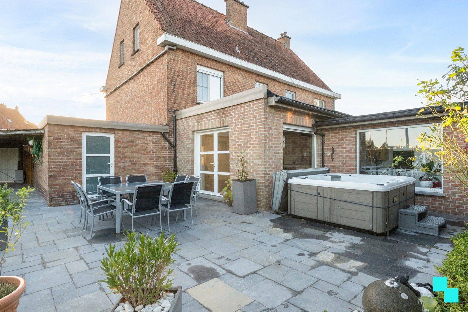 Instapklare HOB met dubbele garage nabij centrum Rumbeke foto 24