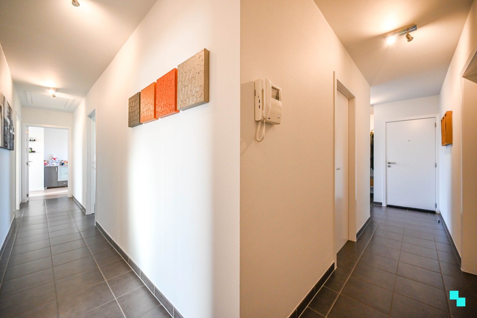 Riant, instapklaar appartement te Kortrijk foto 12