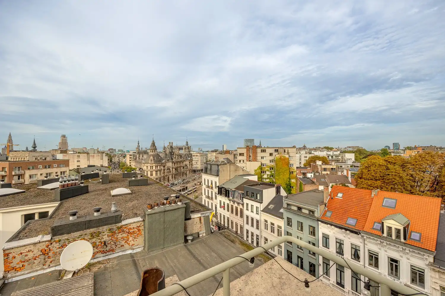 Fantastische energiezuinige penthouse (EPC B!) aan de Nationale Bank met 2 slaapkamers en 2 badkamers, zalig terras 20m², ruime kelder en 2 optionele garages foto 22