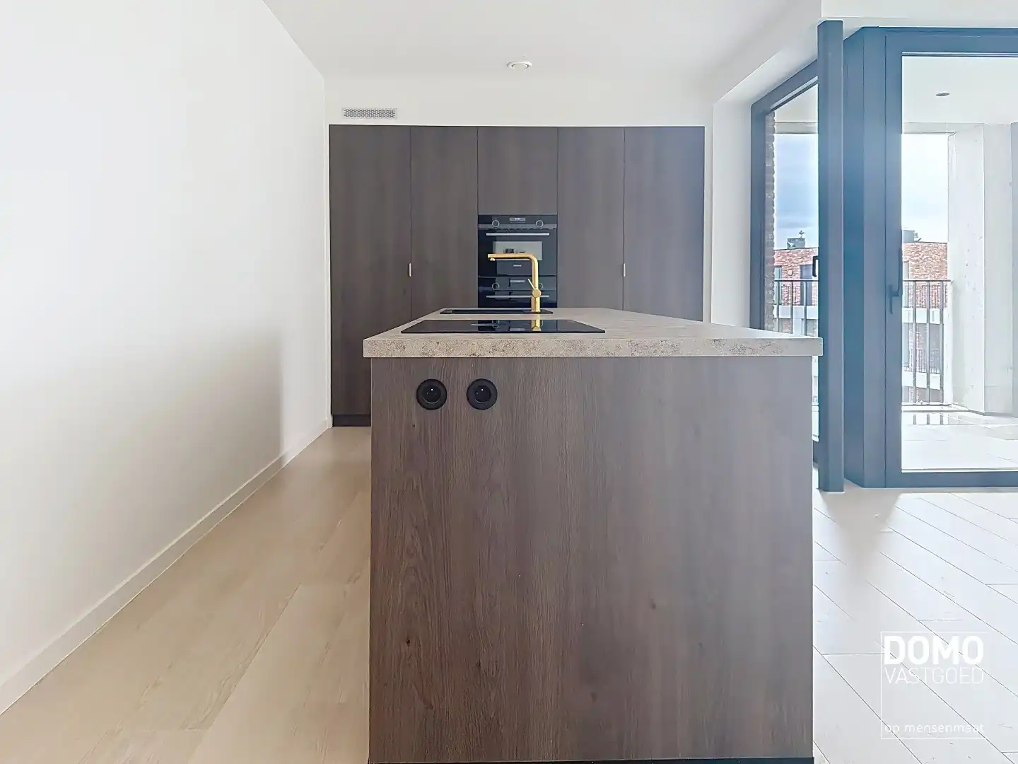 RUIM APPARTEMENT MET PRACHTIG TERRAS, LIFT EN GARAGEBOX IN CENTRUM KERMT foto 2