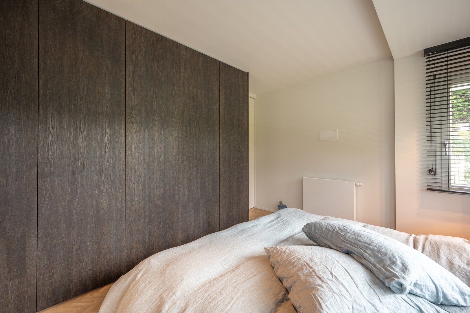 Prachtig tuinappartement met 3 volwaardige slaapkamers, gelegen in een paadje op een topligging in het Zoute. foto 17