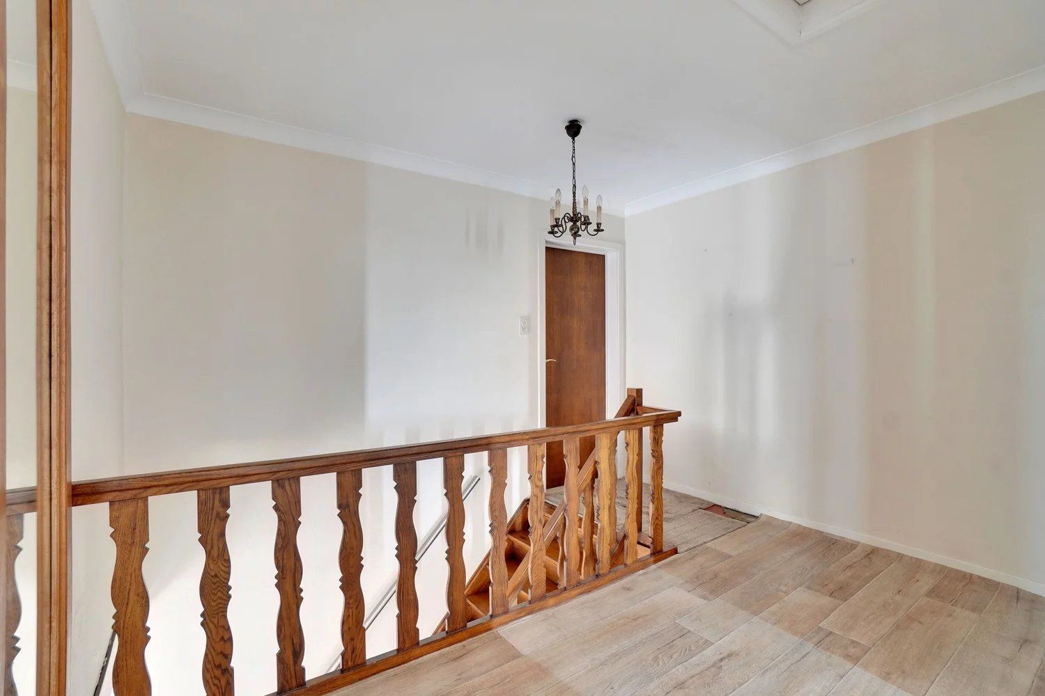 Halfopen bebouwing met 3 slaapkamers en handelspand foto 11