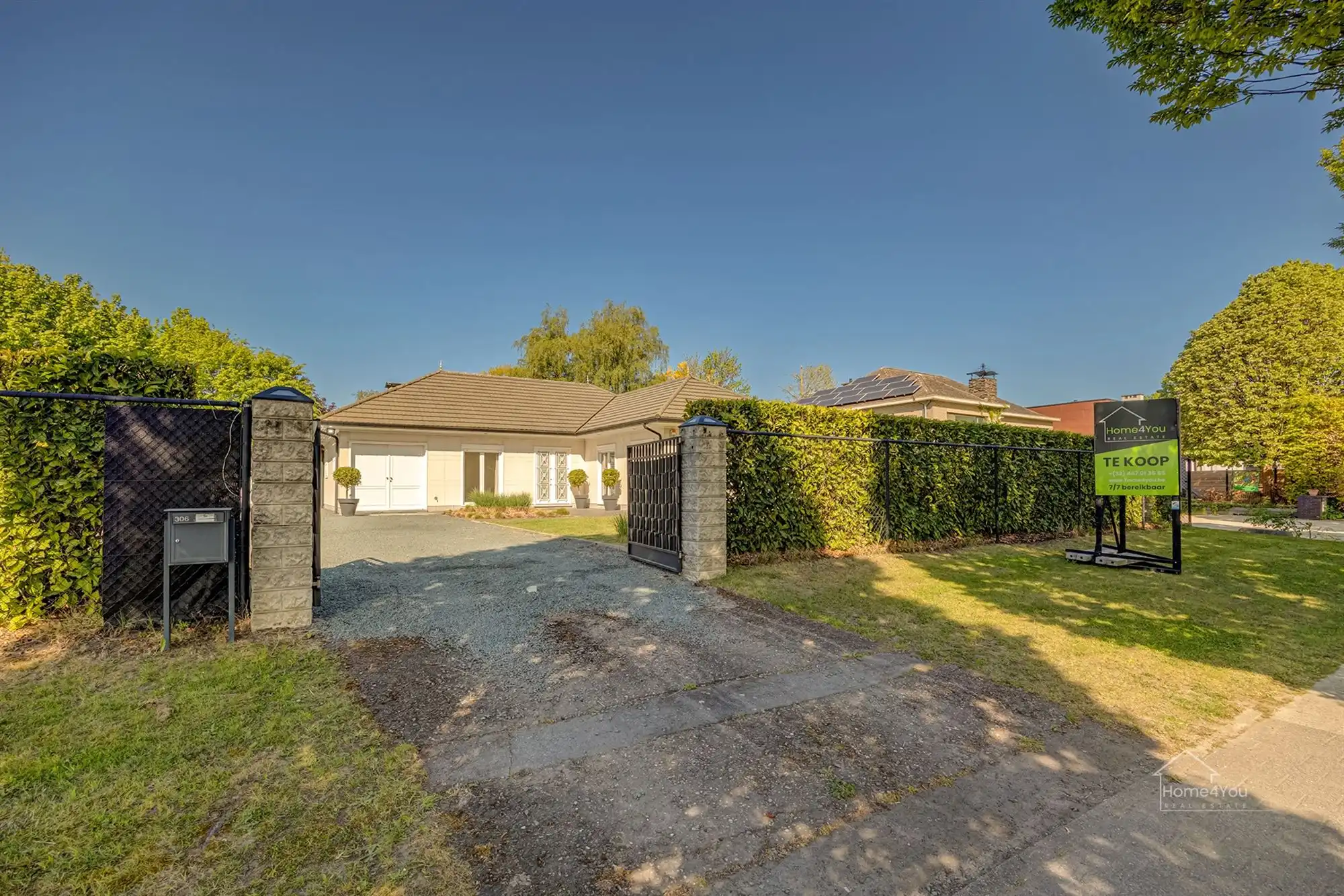 Mooie Laagbouwvilla Kontich foto {{pictureIndex}}