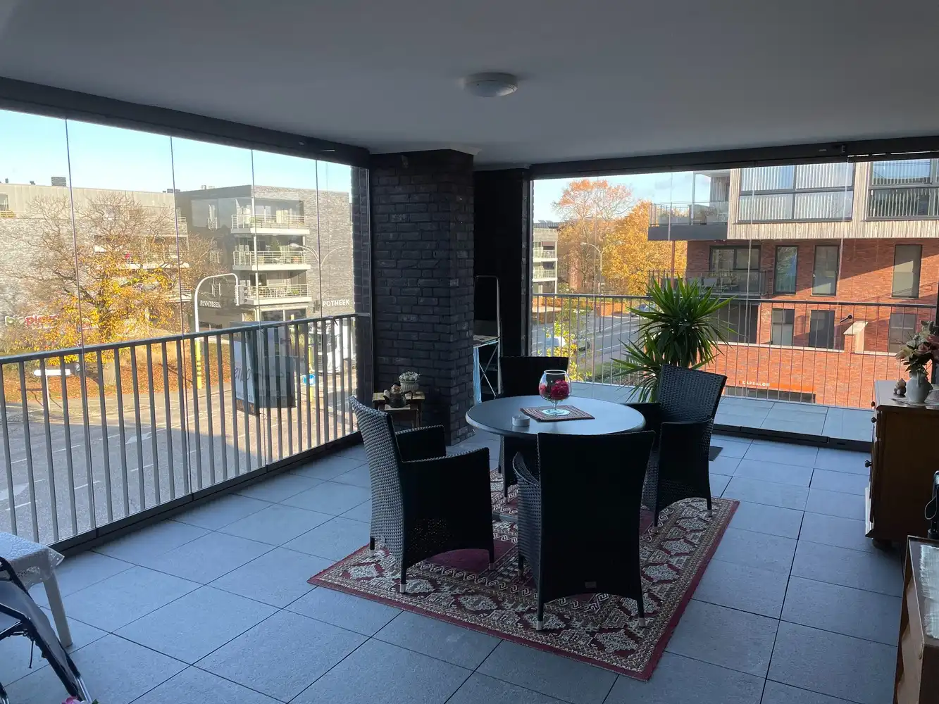 Appartement met 2 slaapkamers en groot terras foto 2