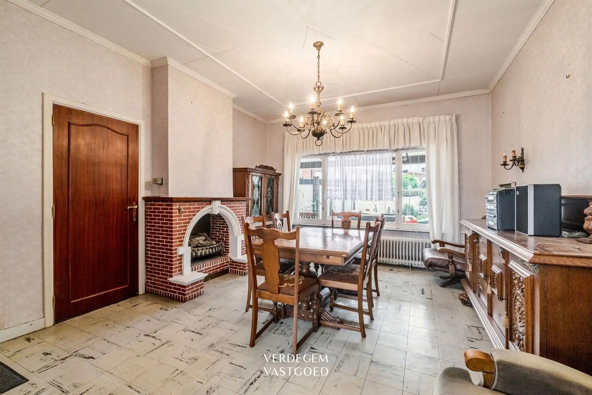 Zeer ruime en karaktervolle woning met 3 slaapkamers, garage en tuin foto 2