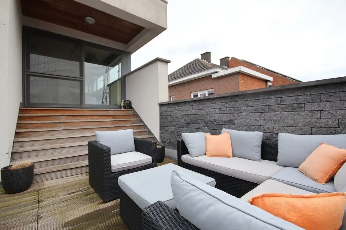 Rustig gelegen duplex appartement, met garage en extra staanplaats op wandelafstand van het centrum van Sint-Truiden. foto 27