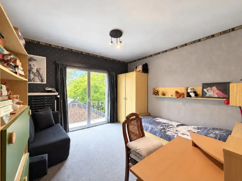 Ruime woning met kantoor en prachtige tuin op toplocatie foto 12
