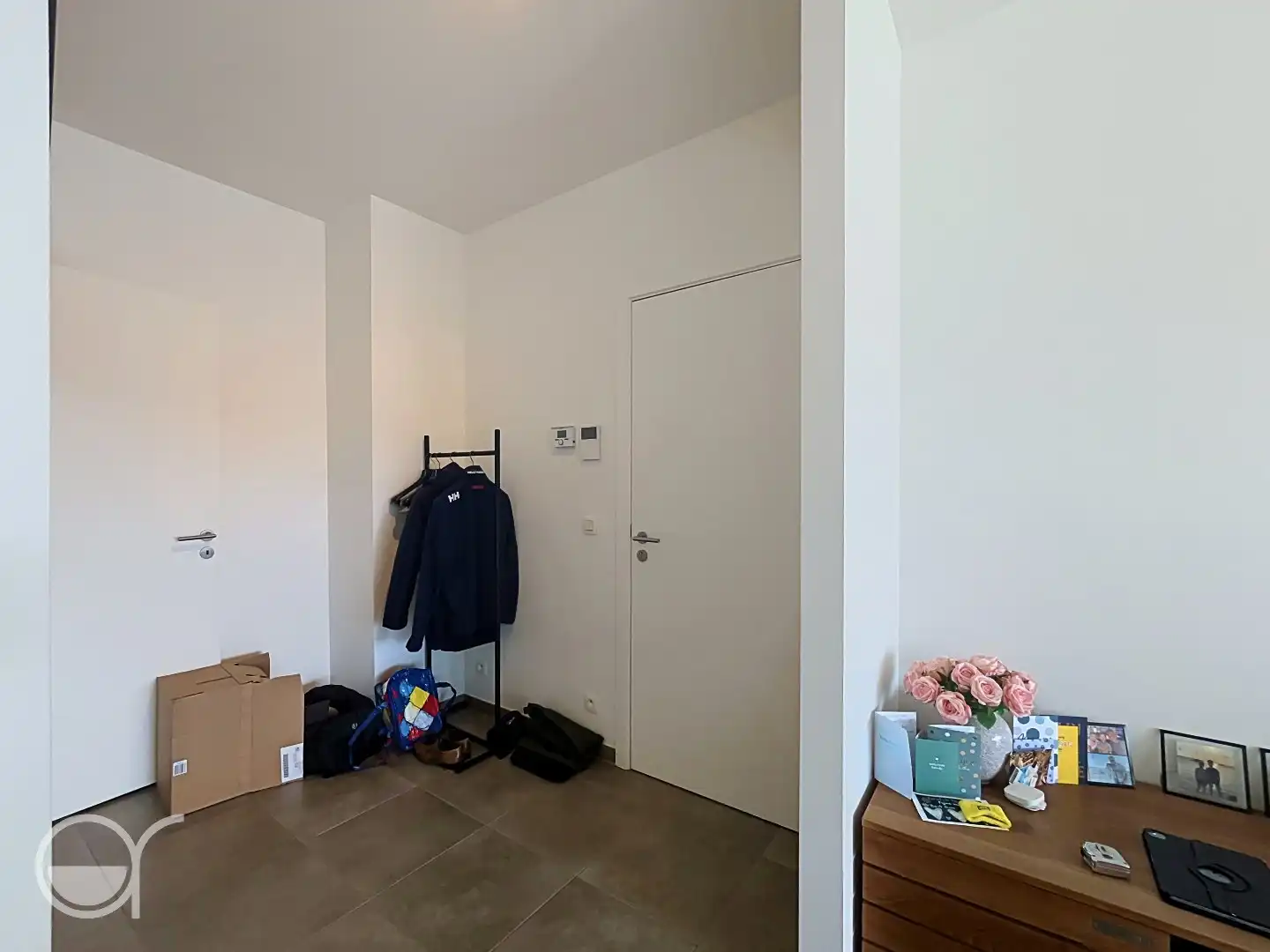 Gemeubeld appartement met twee slaapkamers en zicht op water incl autostaanplaats foto 4