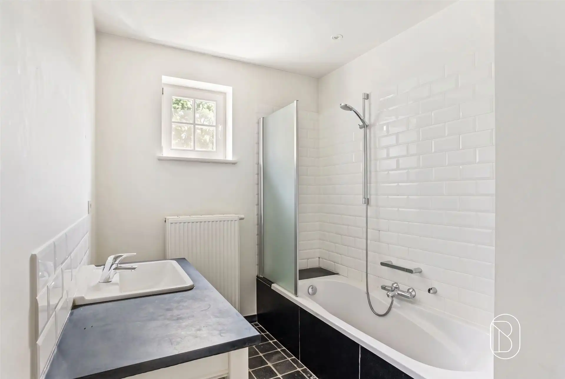 Prachtige hoevewoning met loods en bouwgrond op 1 hectare foto 12