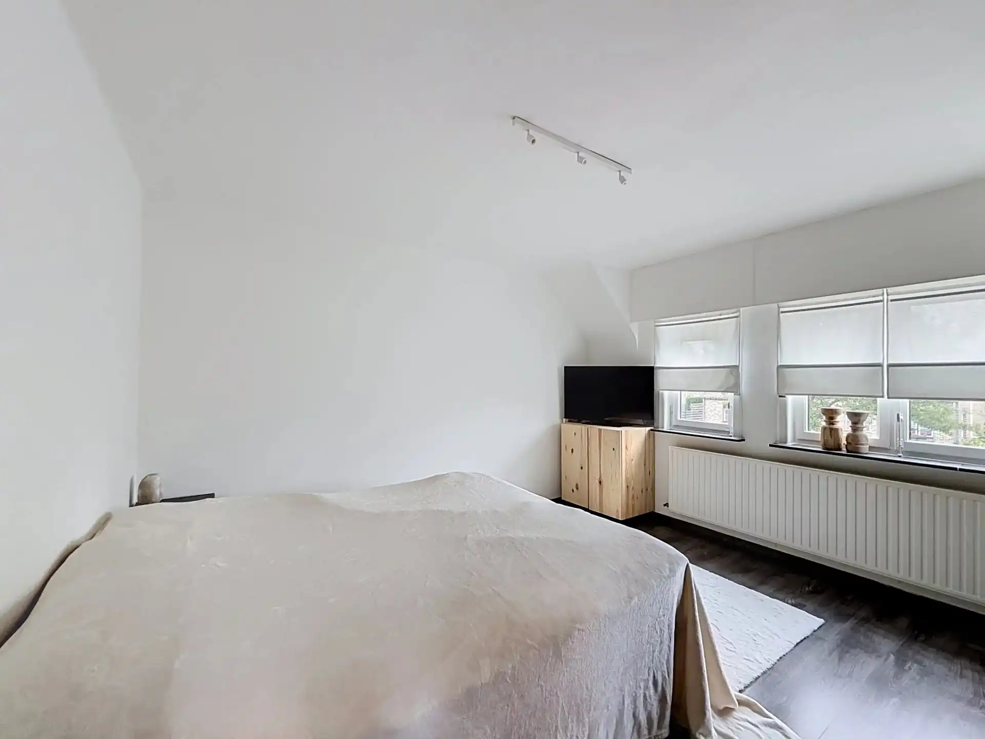 Instapklare gezellige woning op een mooi perceel met 3 slaapkamers en 2 badkamers foto 24