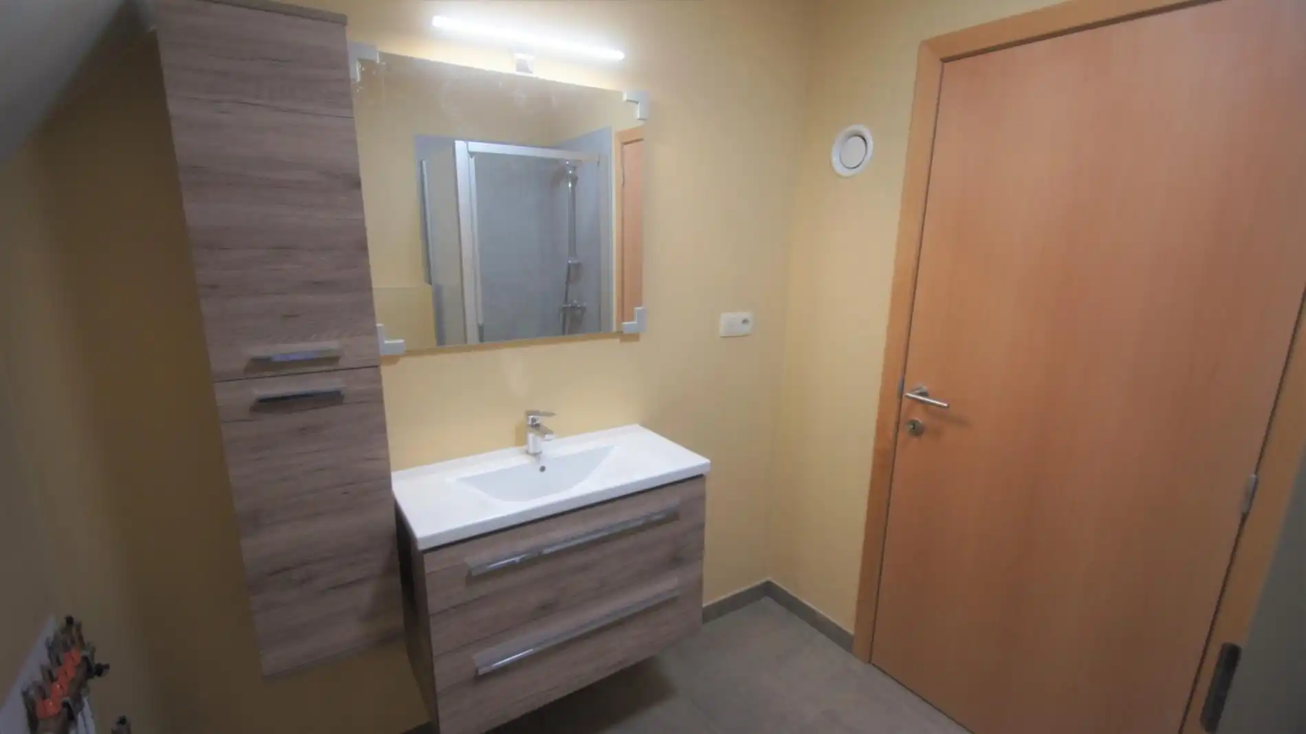 Energiezuinig duplexapp. met 2 slpks, terras en autostaanplaats foto 11