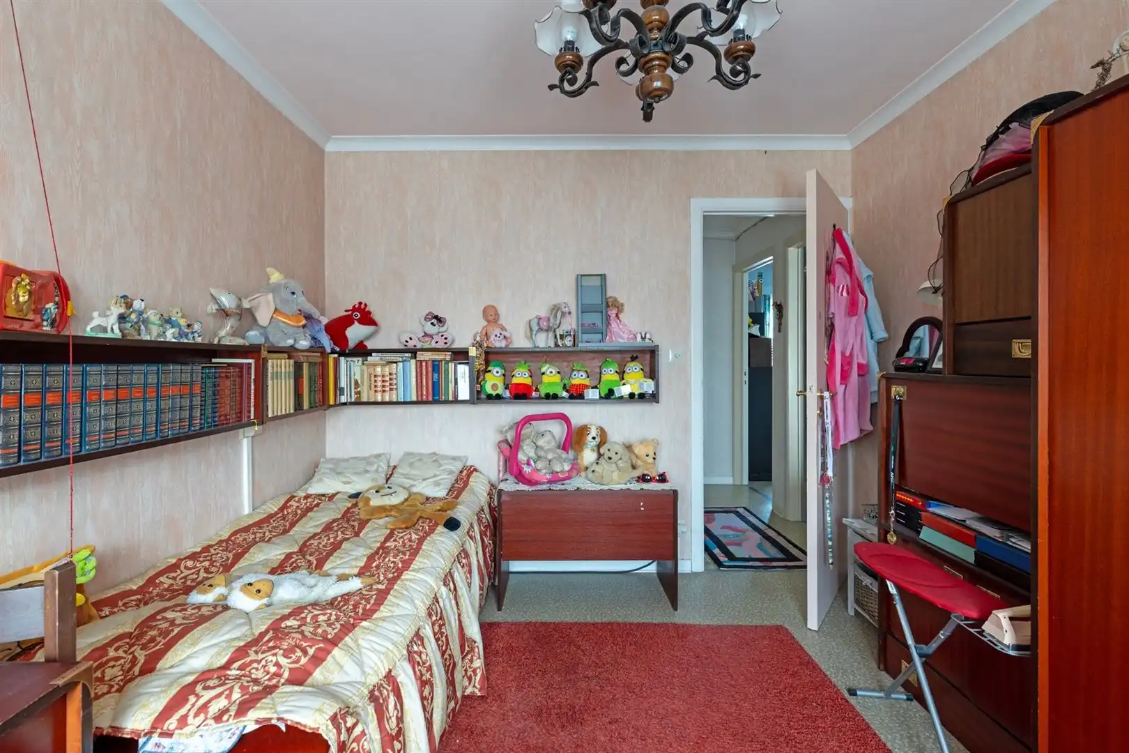 Ruime statige woning in een rustige buurt foto 22