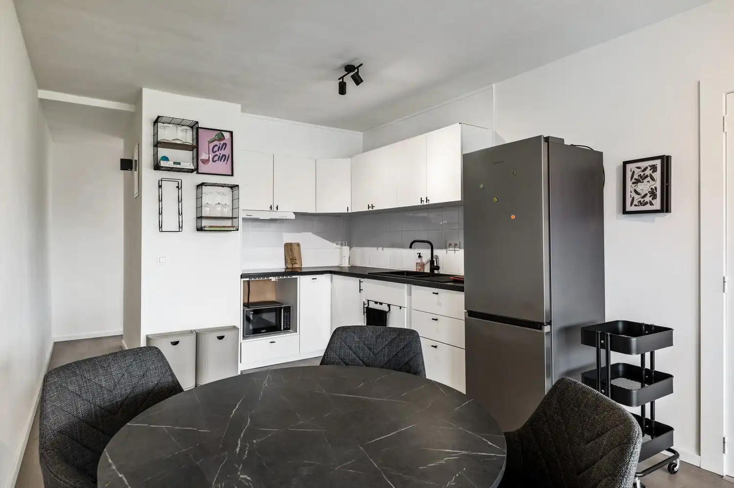 Instapklaar appartement met garage op toplocatie in Kapellen foto 5