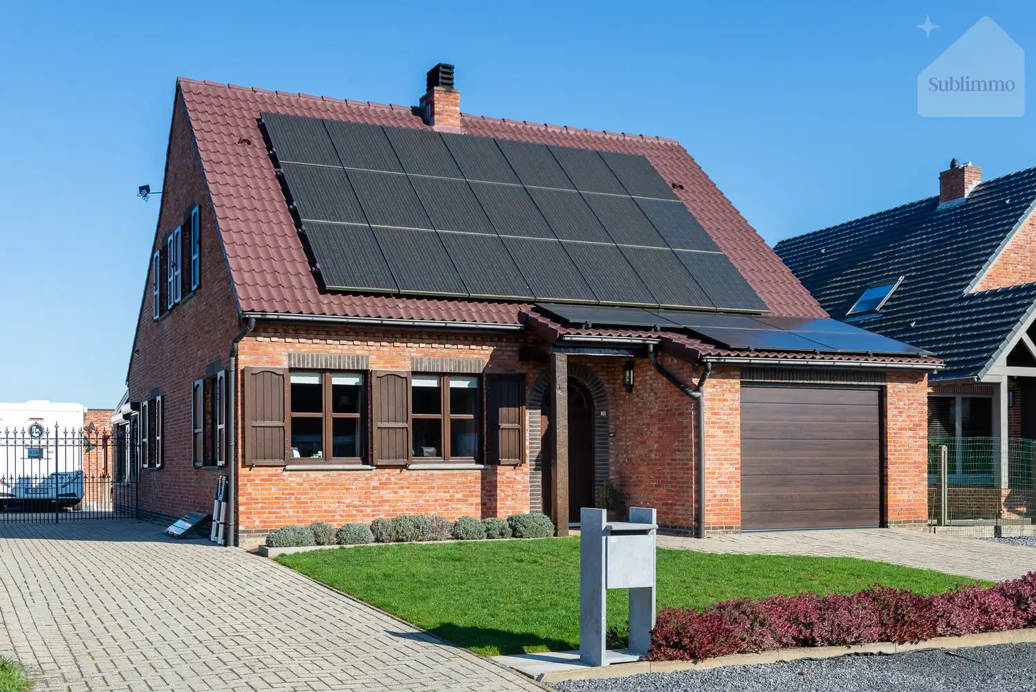 Gezellige gezinswoning met ruime tuin op een prachtige locatie in Meerhout foto {{pictureIndex}}