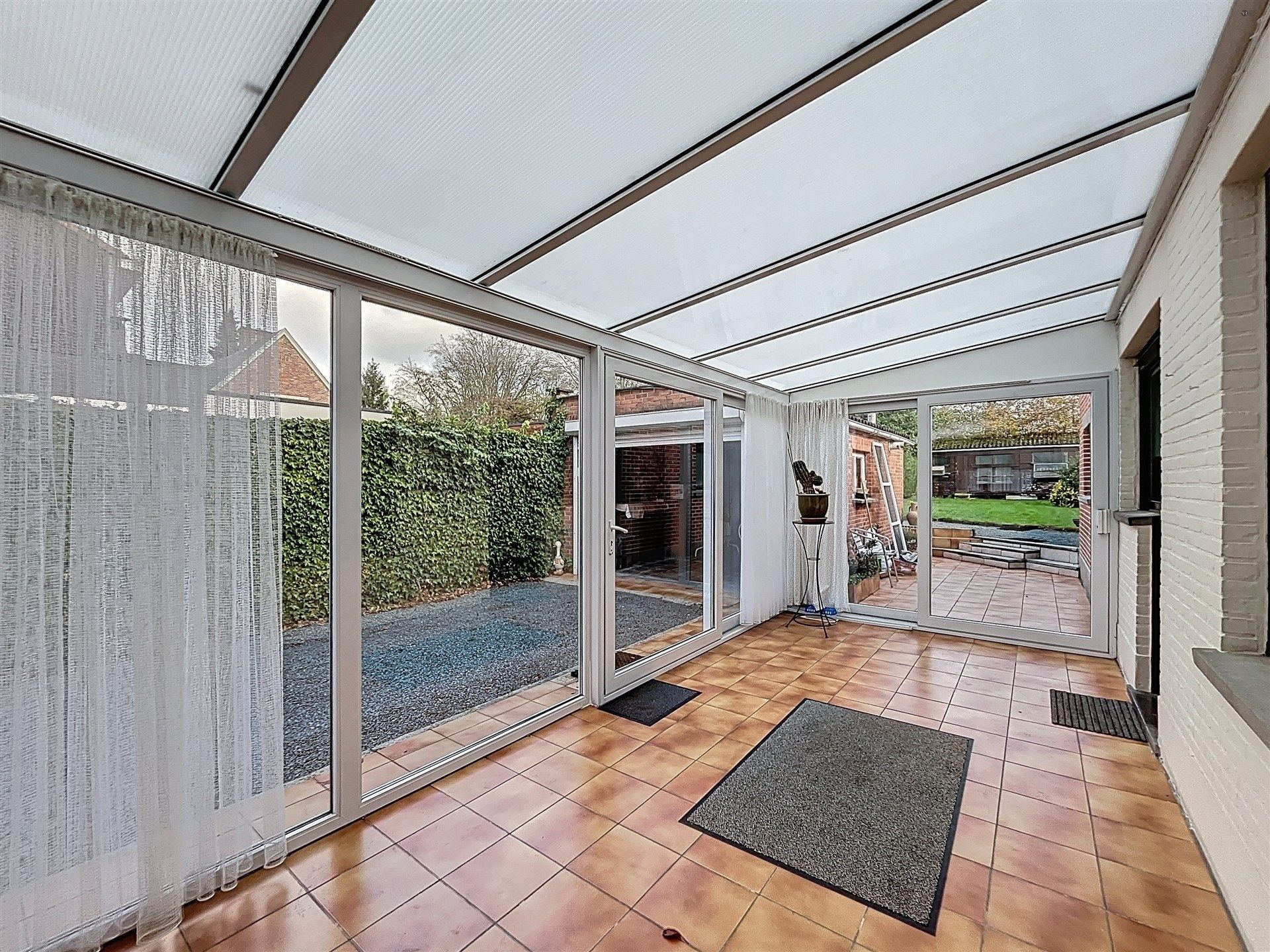 Halfopen bebouwing met 3 slpk & garage op een perceel van 428 m² foto 16