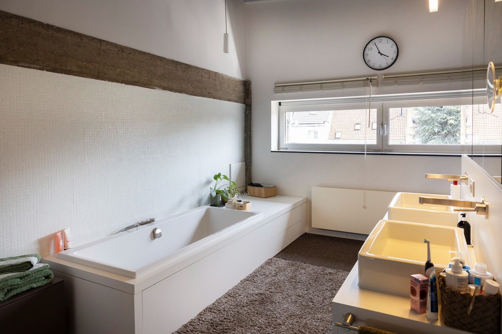 Dit triplex-appartement met terras biedt heel veel ruimte! foto 13