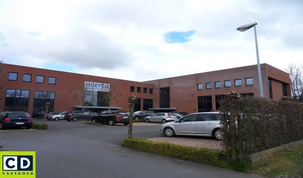 Ingedeelde kantoorruimte te huur in Clinton Park in Roeselare foto 12