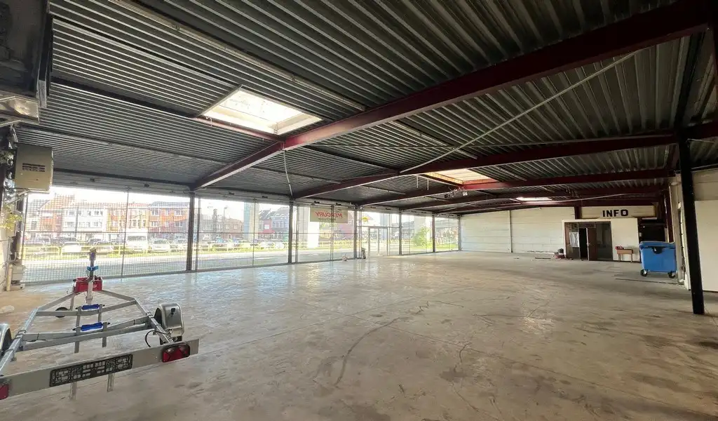 Pop-up winkel te huur vlakbij afrit E17 in Gentbrugge foto 4