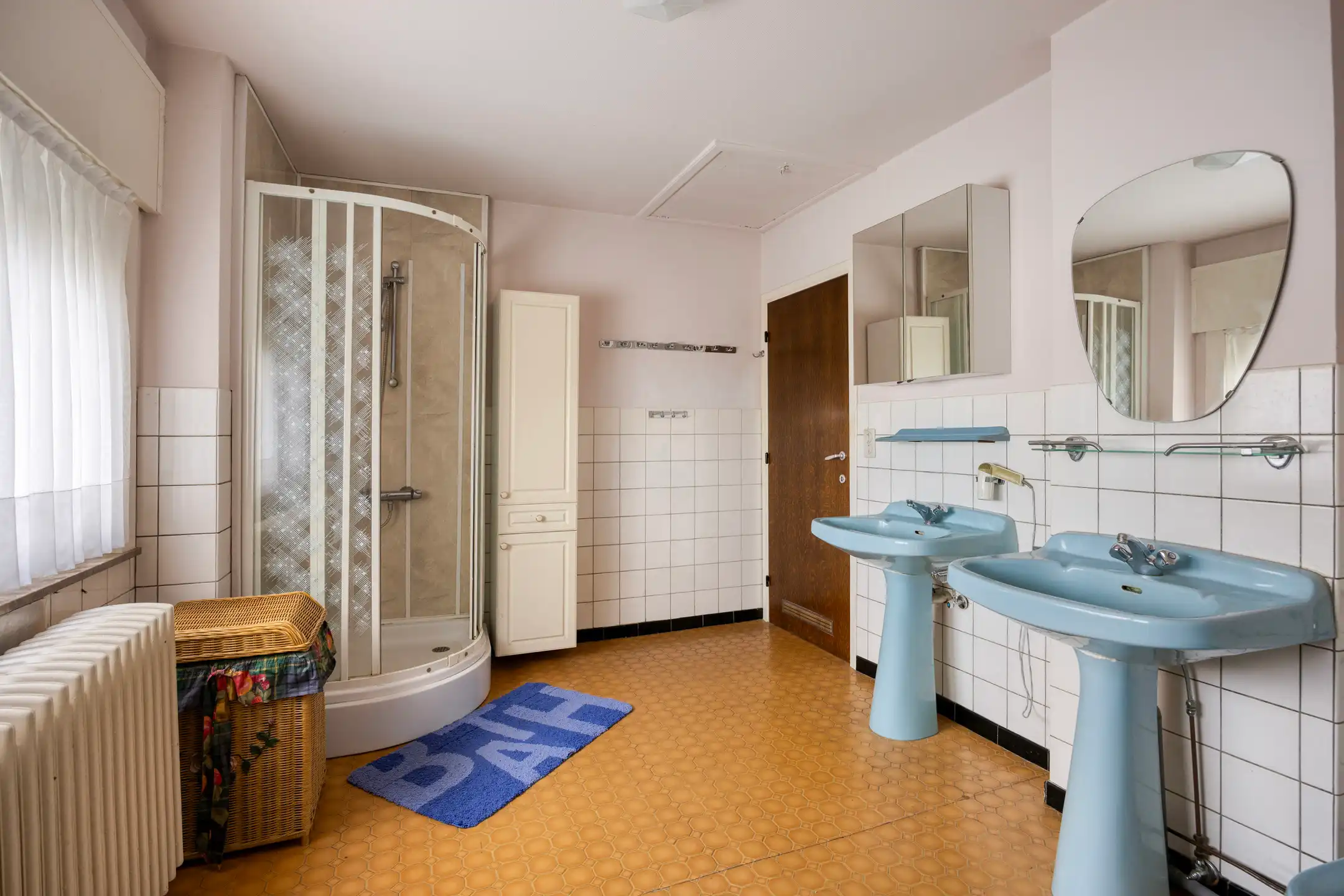 Ruime woonst met praktijkruimte op een perceel van 24 are foto 17