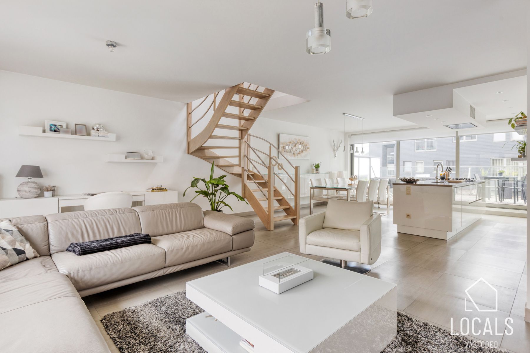 Instapklaar duplexappartement in het centrum van Ninove foto 2