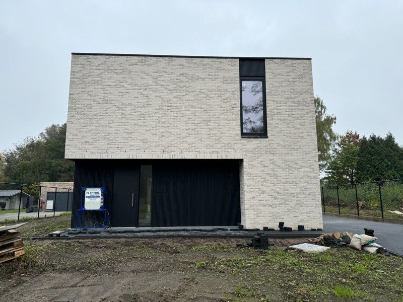 Exclusieve nieuwbouw villa met 4 slaapkamers op een perceel van 9 a en 64 ca. foto 16