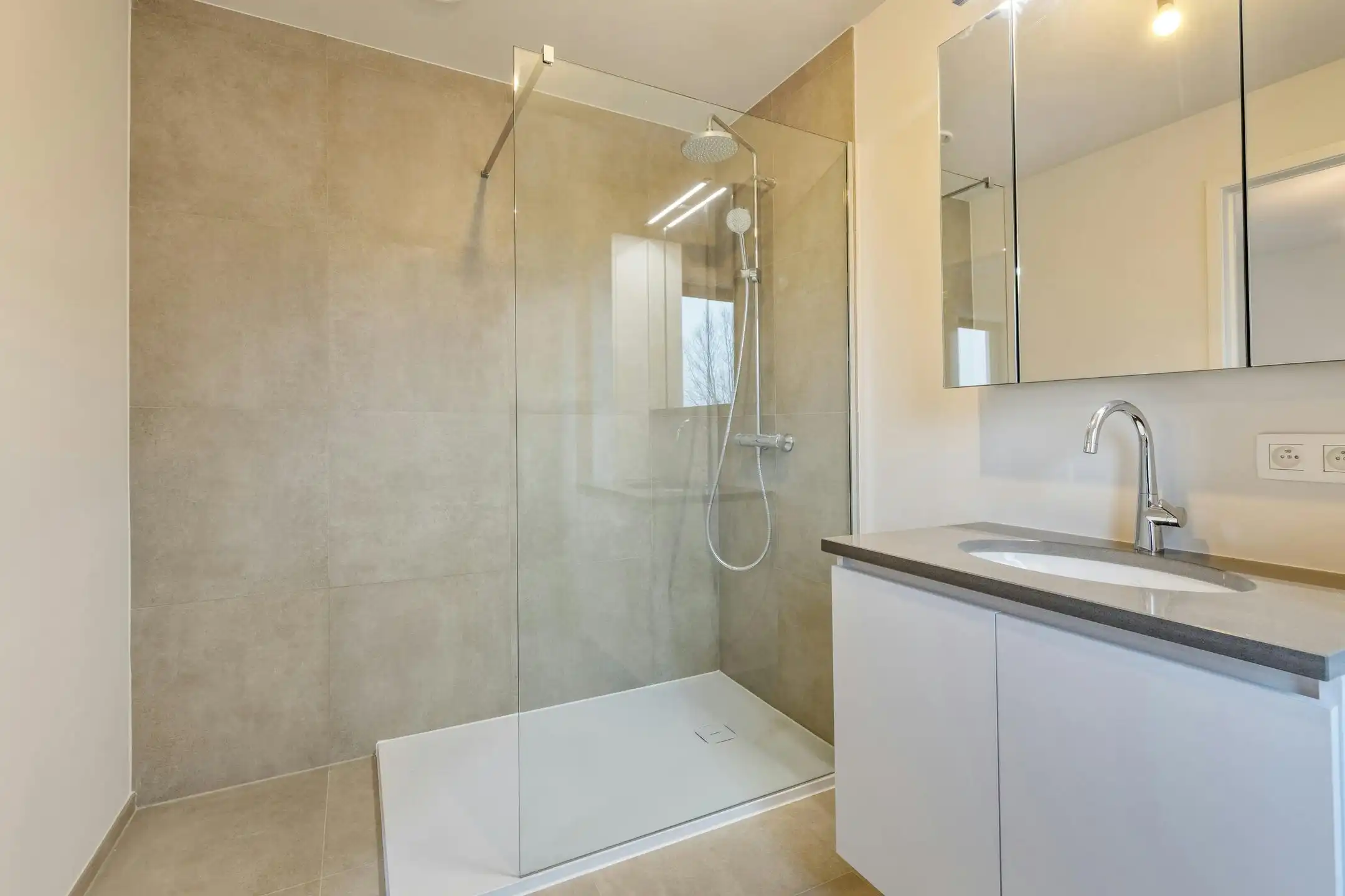 Volledig afgewerkte nieuwbouwvilla met 3 slaapkamers in Sint-Idesbald foto 11