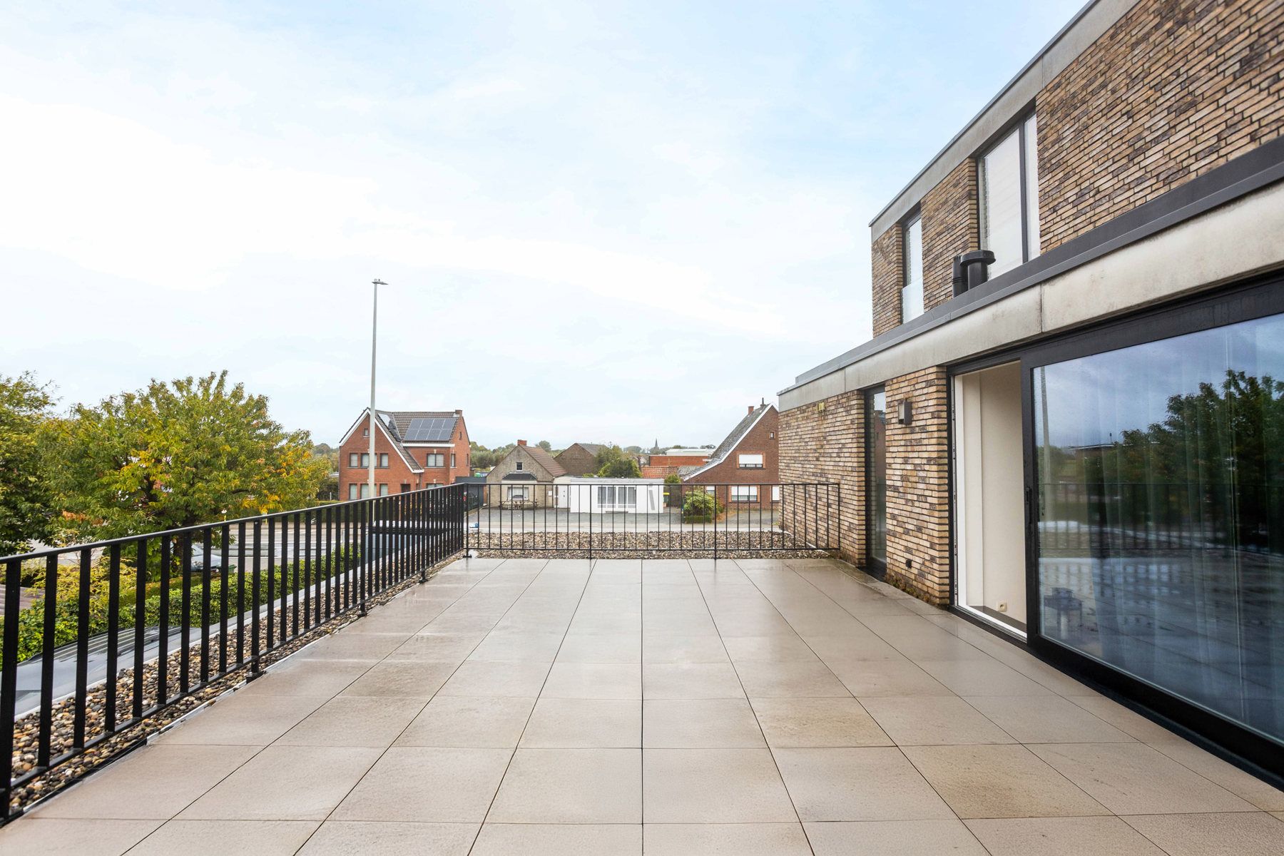 Modern NB appartement 2slpk, fantastisch terras & 2 parkpl. foto 3