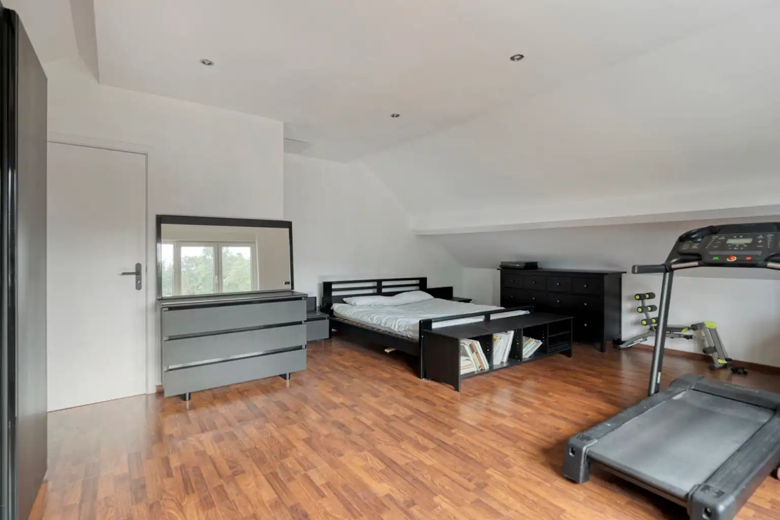 Instapklare woning, voorheen 3 slpk, extra kamers mogelijk foto 15