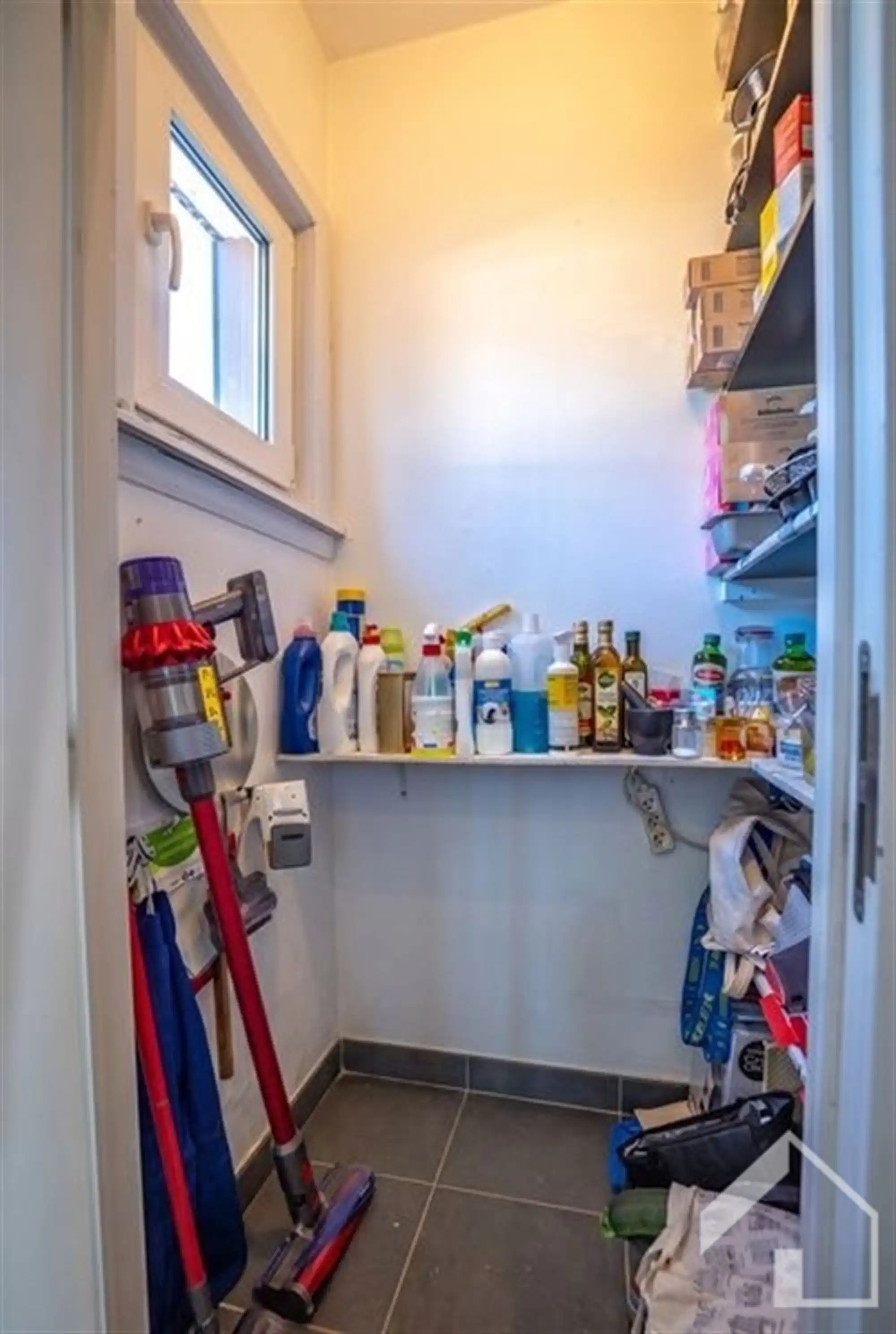 Leuke gezinswoning met tuin en 3 ruime slaapkamers foto 7