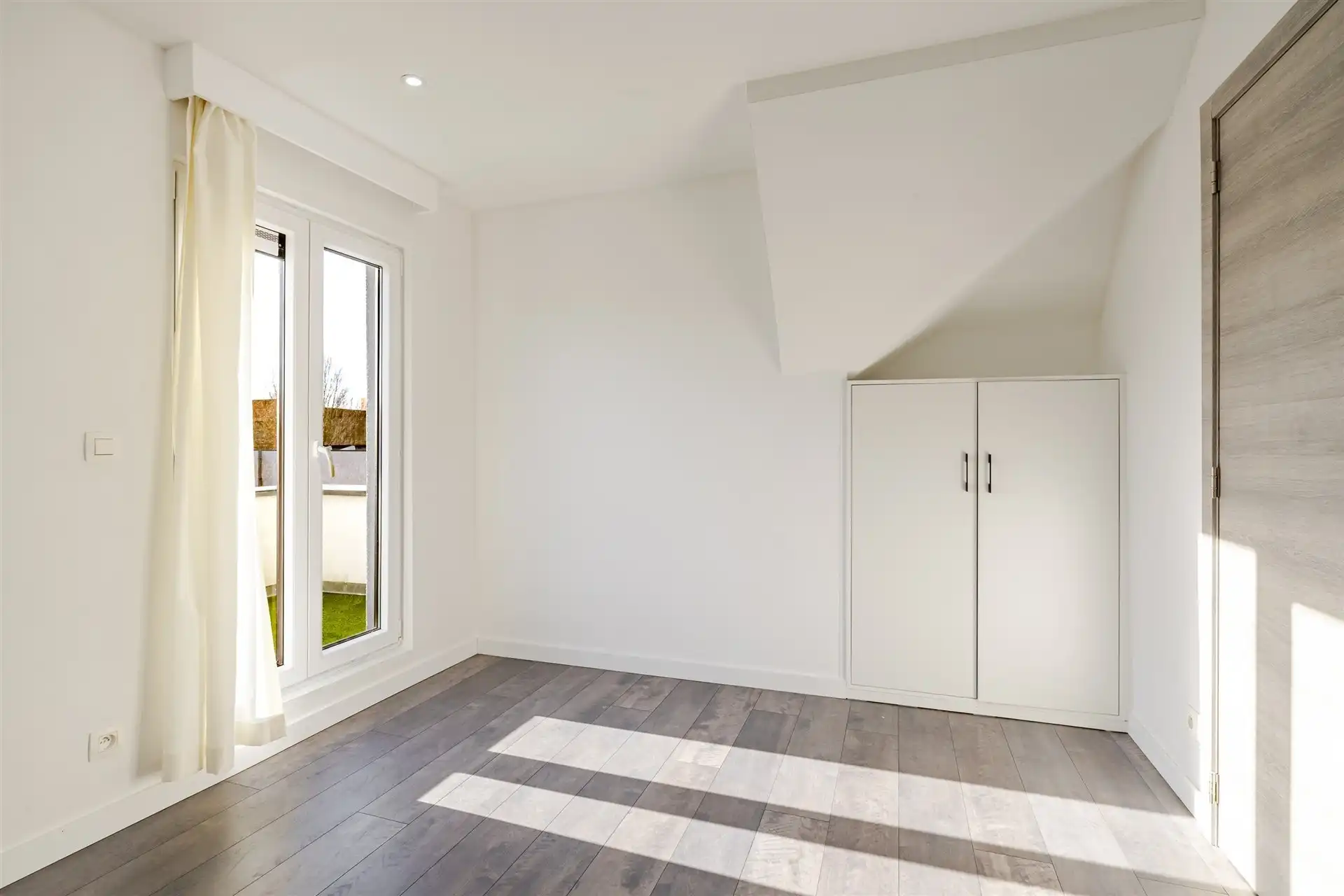 Top gerenoveerde woning met 4 slks, garage en terrassen foto 14