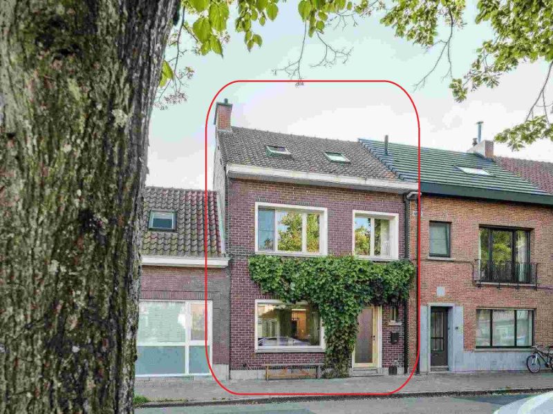 Gerenoveerde en charmante gezinswoning met stadstuin foto 2