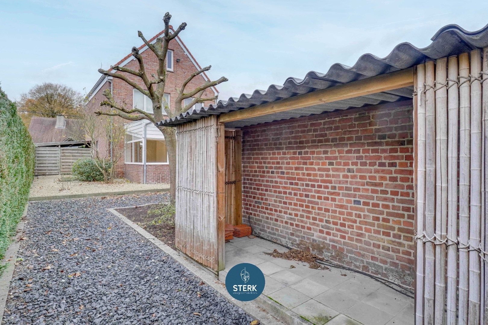 GELIJKVLOERS 1 SLPK-APPARTEMENT MET TUIN IN ZUTENDAAL !  foto 16