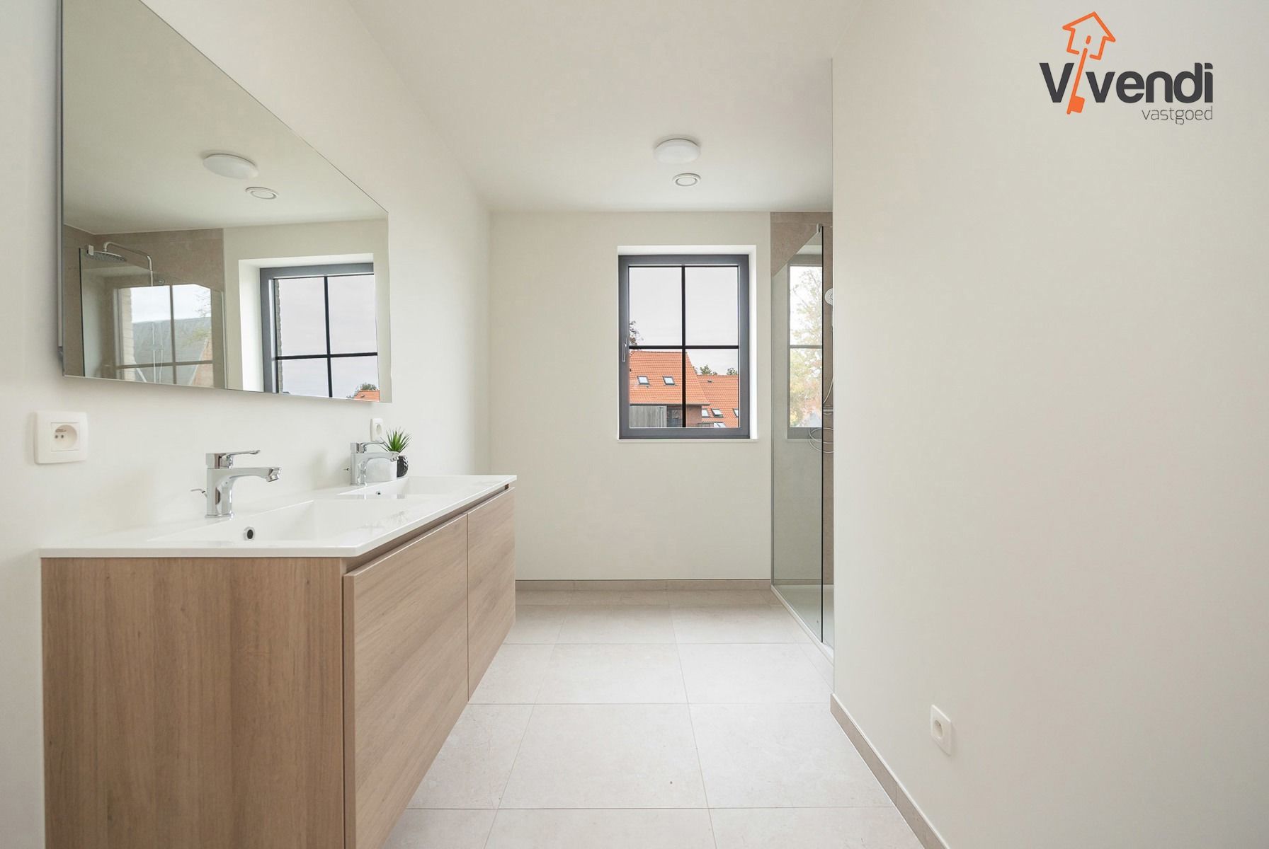 Stijlvol wonen in de schaduw van de St-Michielskerk. foto 9